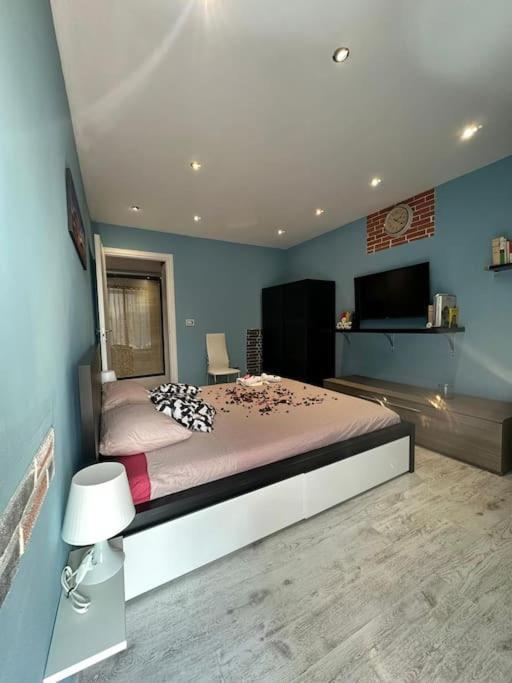 A Perfect In Rome. Apartment *