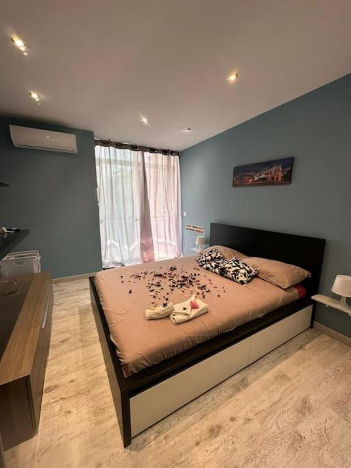 A Perfect In Rome. Apartment Rom